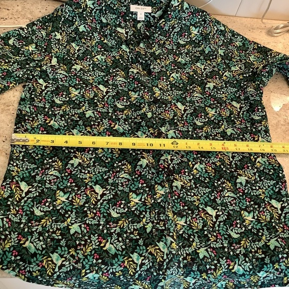 On 34th Green Black Leaf & Bird Print Button Down Size Medium - Picture 3 of 7